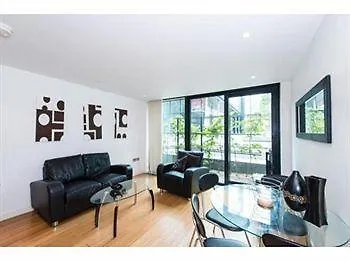 Otel Cloud 9 - Quartermile Apartments Edinburgh