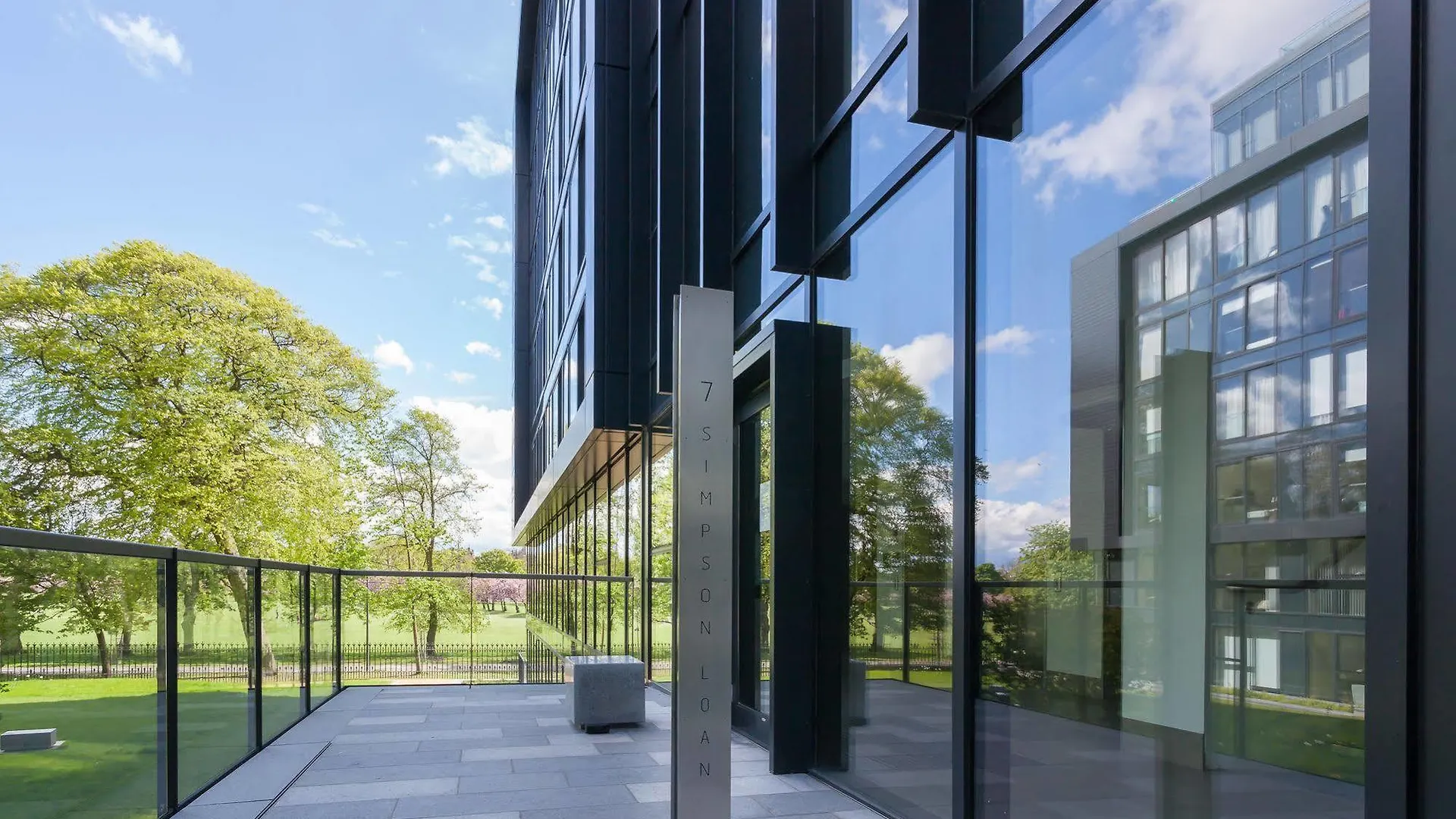 Otel Cloud 9 - Quartermile Apartments Edinburgh